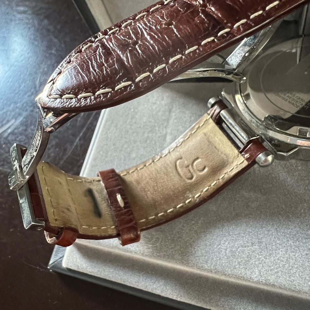 GUESS Collection GC30000 Watch - Picture 7 of 7